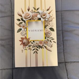 Vionami Floral Candle